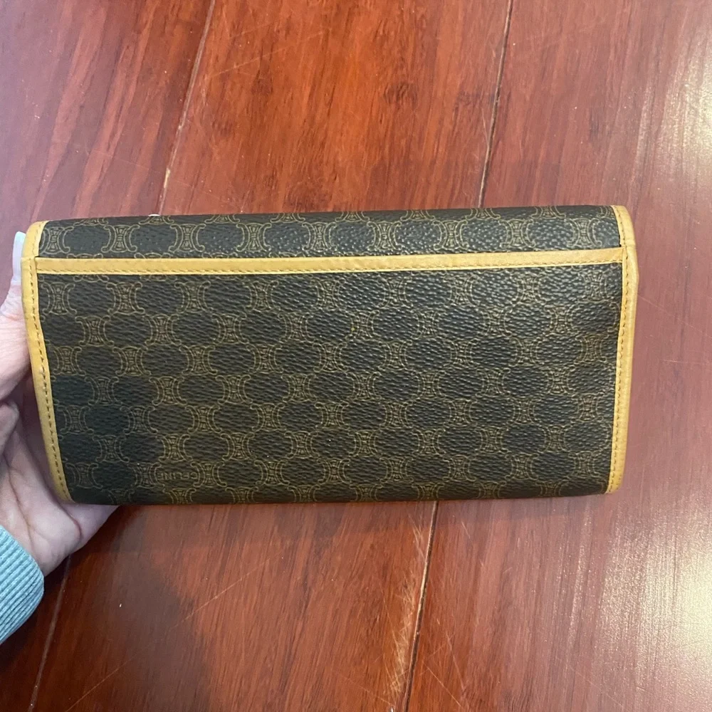 Celine Yellow Leather Wallet- Excellent Condition - Picture 3 of 8